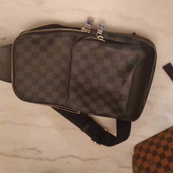 Louis Vuitton crossover bag are bum bag - Picture 1 of 12
